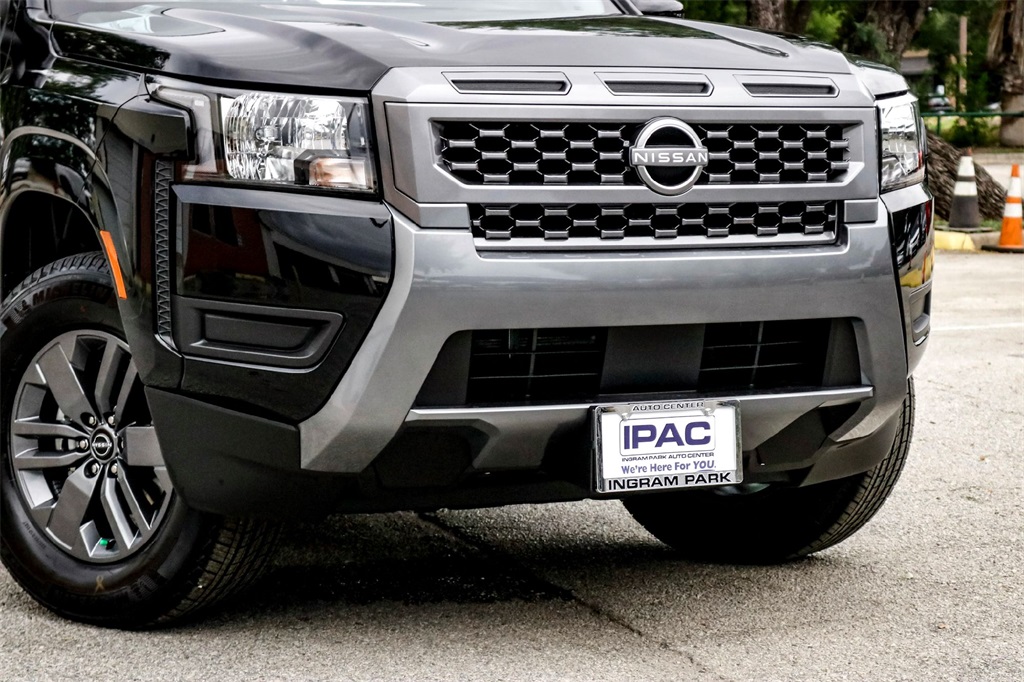 2025 Nissan Frontier SV photo 2