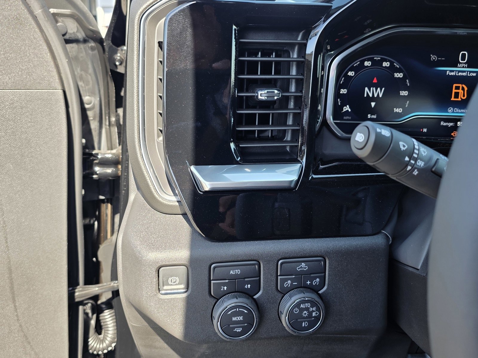 2025 Chevrolet Silverado 1500 RST photo 32