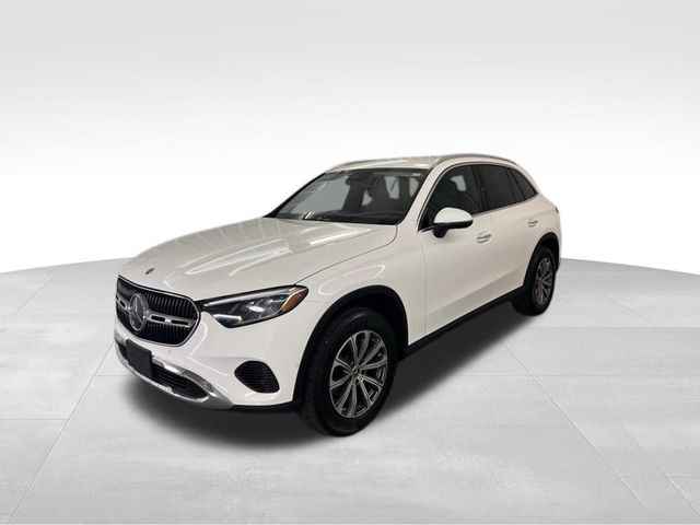 2023 Mercedes-Benz GLC GLC300's photo