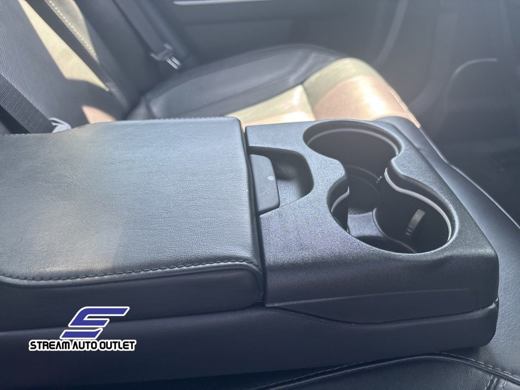 2022 Dodge Charger SXT photo 11