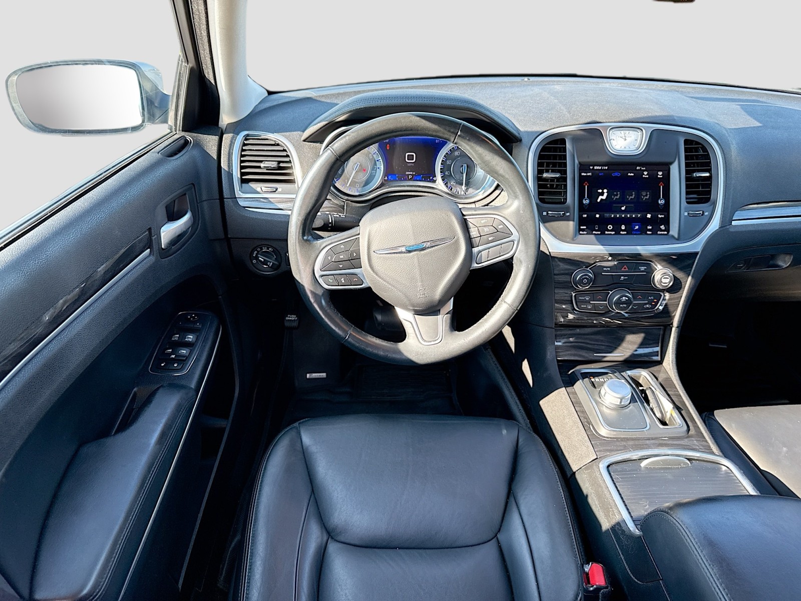 2019 Chrysler 300 Touring photo 26