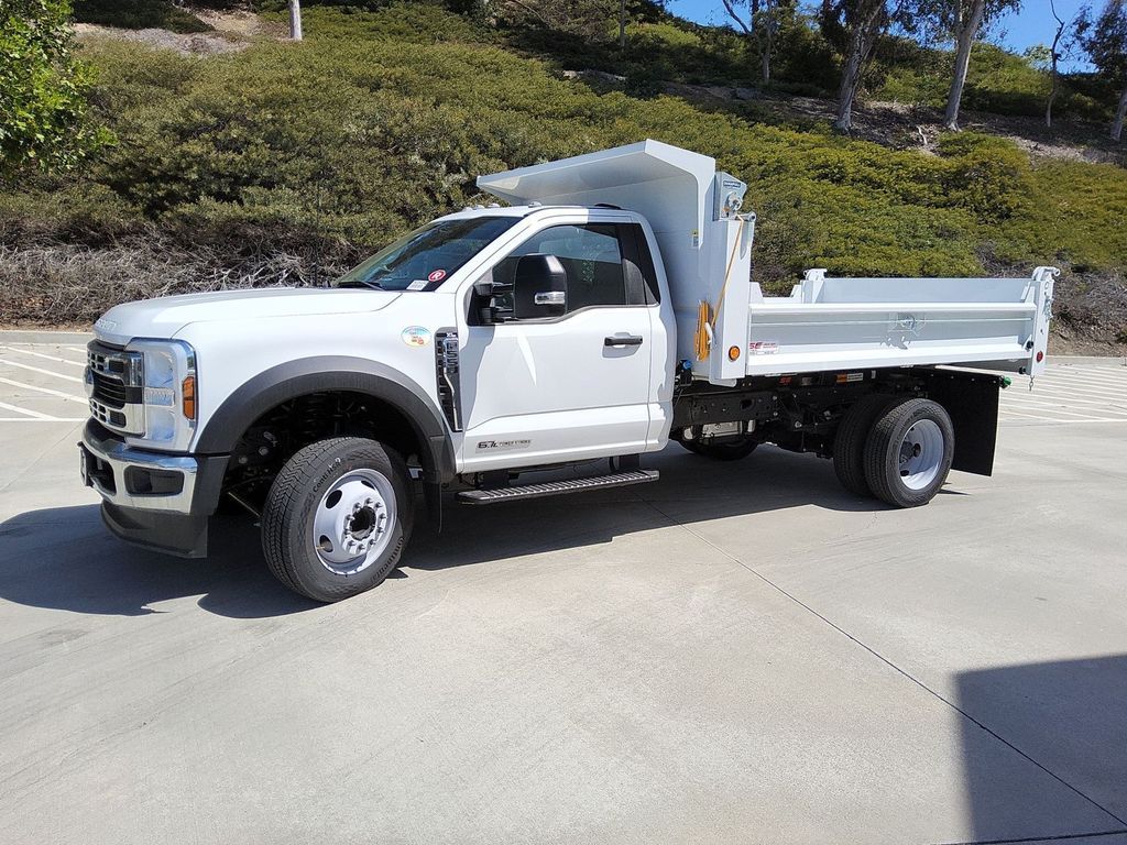 2024 Ford F-550 photo 3