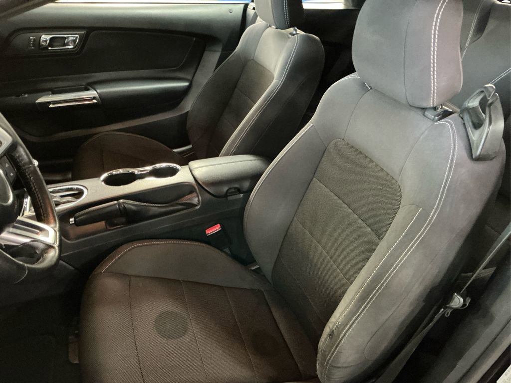 2016 Ford Mustang V6 Convertible photo 19