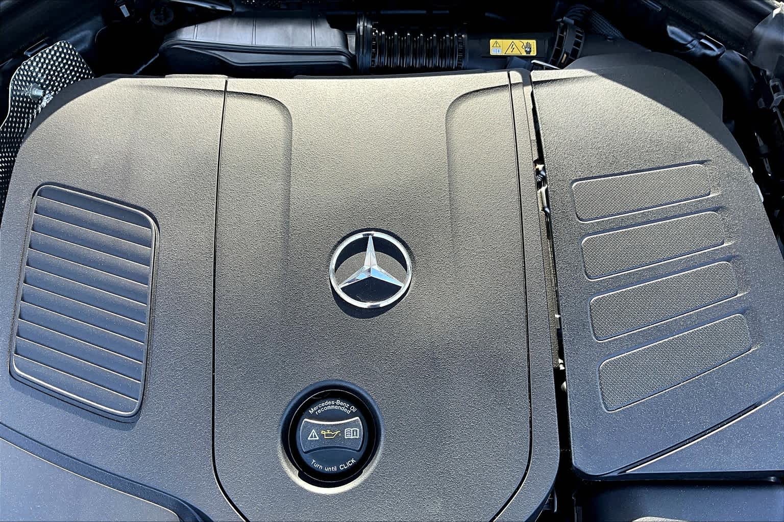 2025 Mercedes Benz GLC 300 photo 16