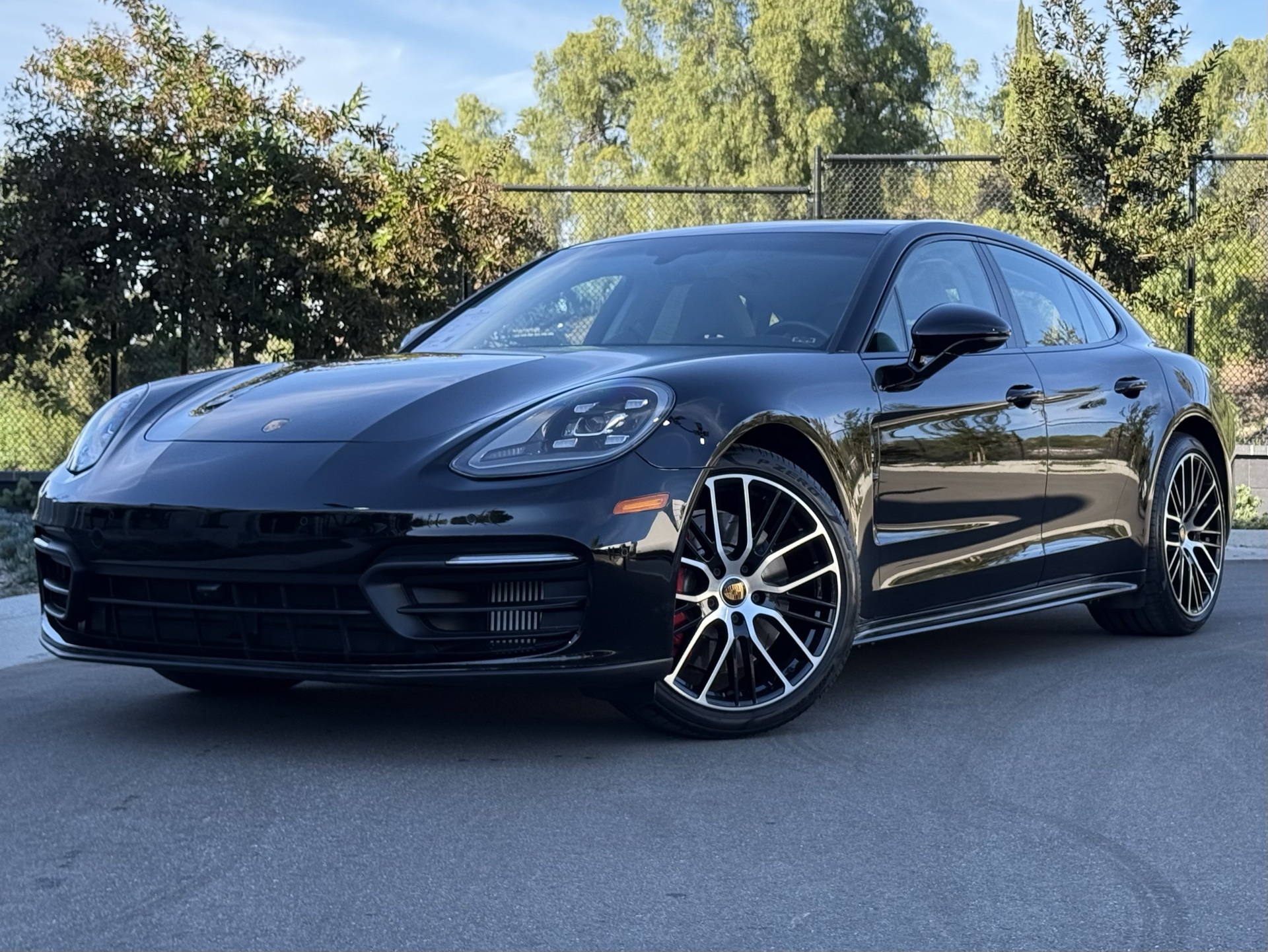 2022 Porsche Panamera S's photo