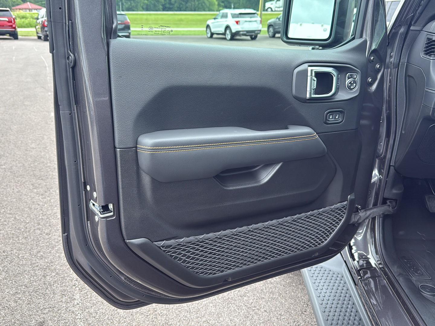 2025 Jeep Wrangler Sahara photo 16
