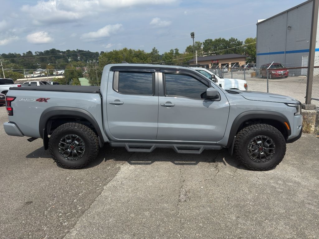 2024 Nissan Frontier PRO-4X photo 2