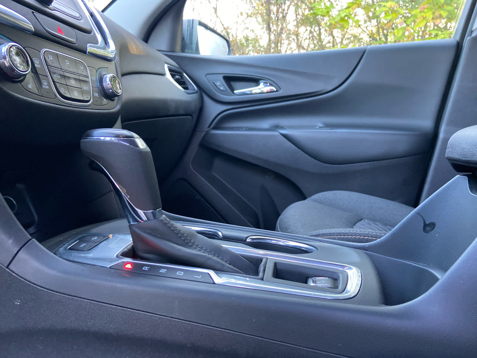 2020 Chevrolet Equinox LT photo 19