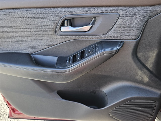 2021 Nissan Rogue SV photo 22