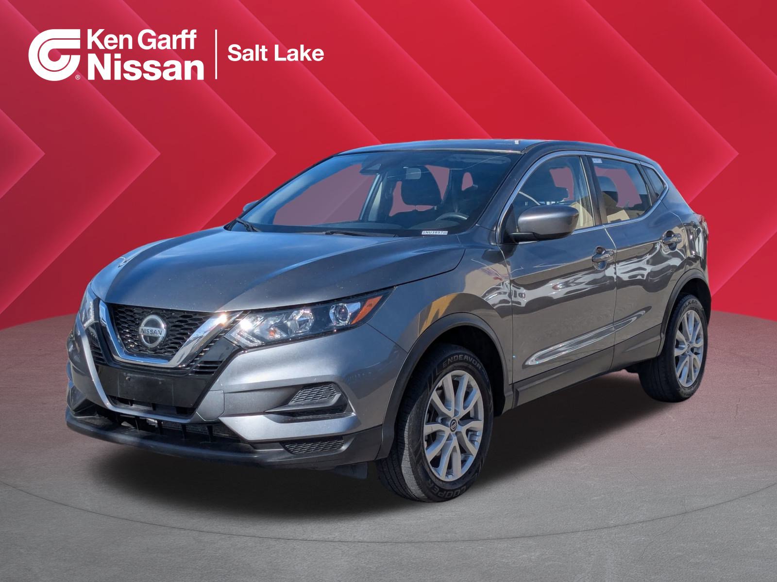 2022 Nissan Rogue Sport S's photo