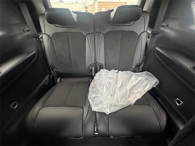 2025 Jeep Grand Cherokee Laredo Altitude photo 15