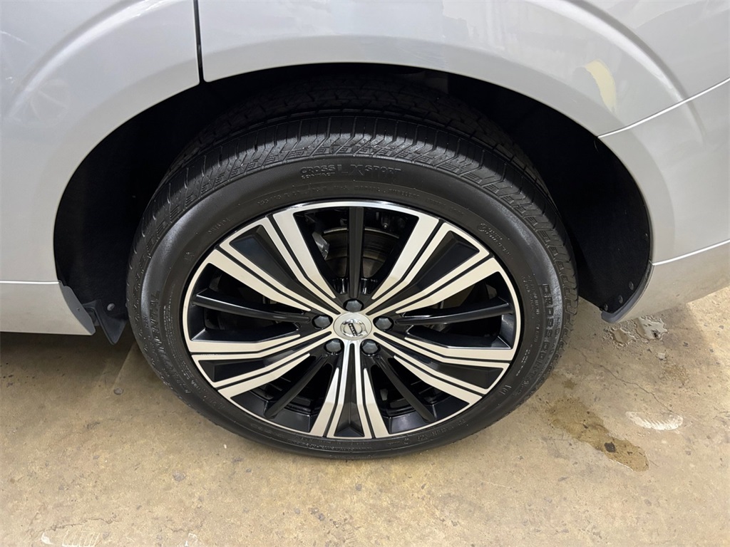 2023 Volvo XC60 B5 Plus photo 33