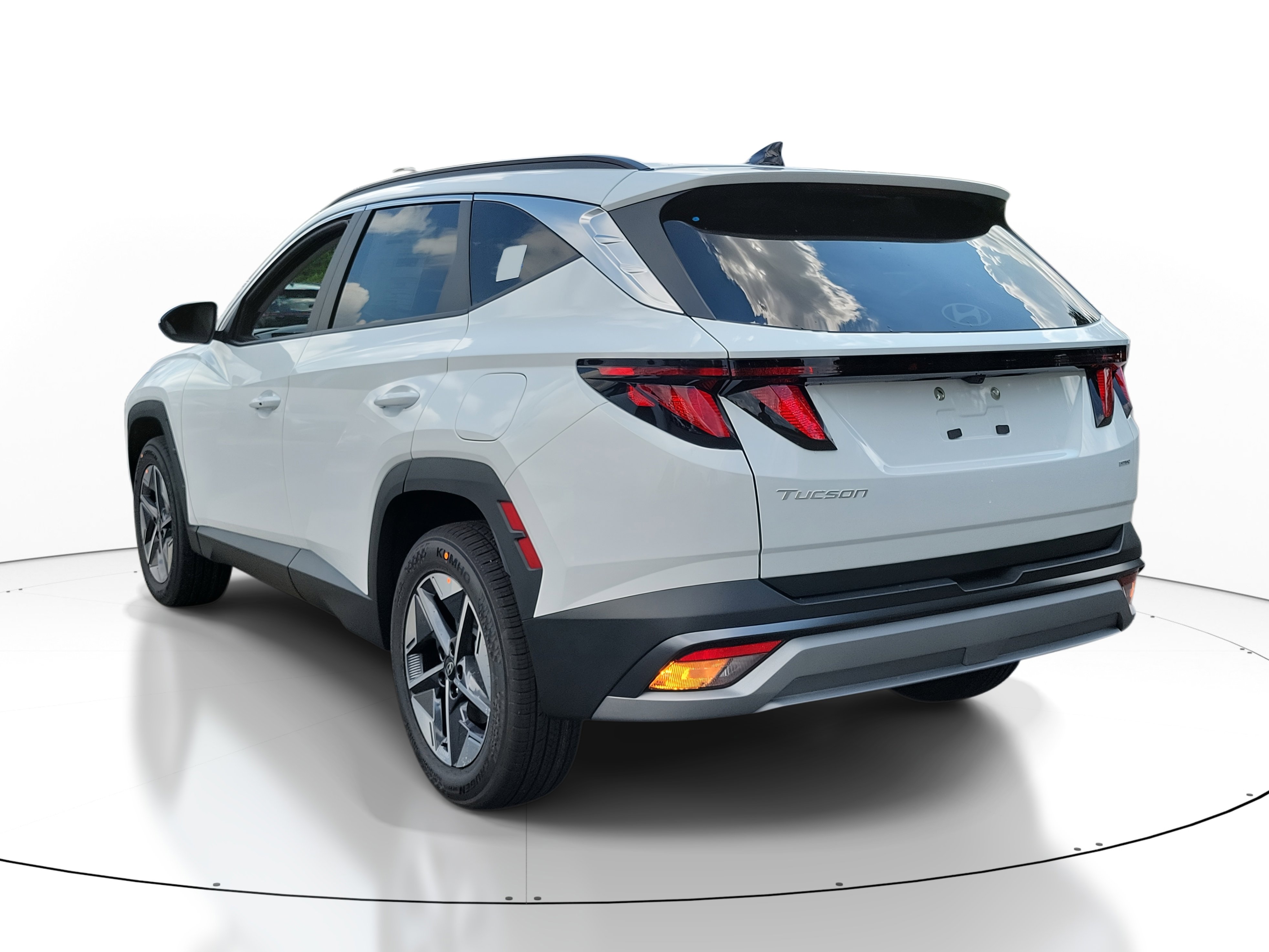 2026 Hyundai Tucson SEL photo 3
