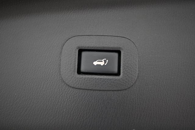 2017 Nissan Armada SV photo 20