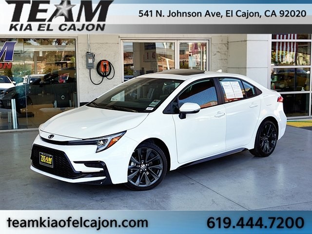 2024 Toyota Corolla SE's photo