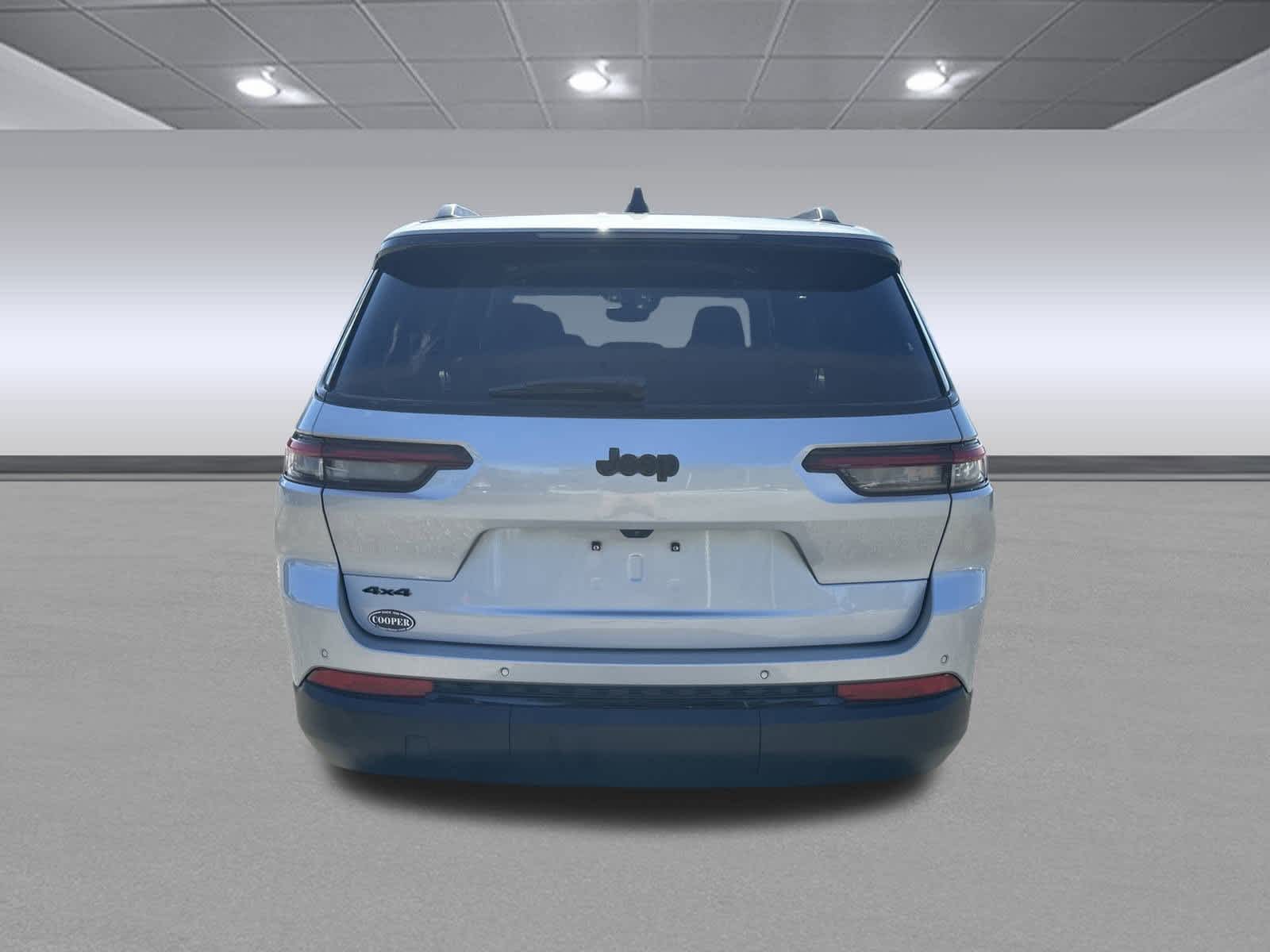 2024 Jeep Grand Cherokee Altitude photo 6