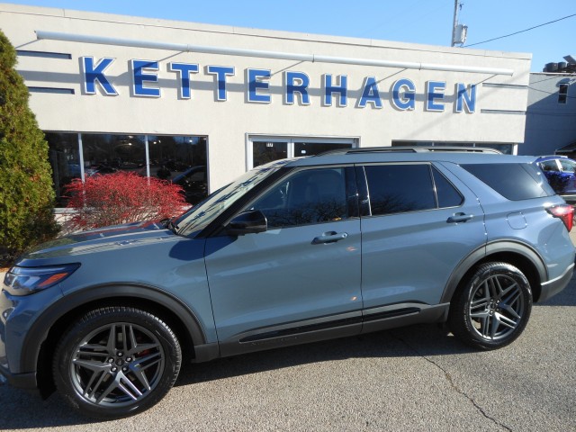 2026 Ford Explorer ST's photo