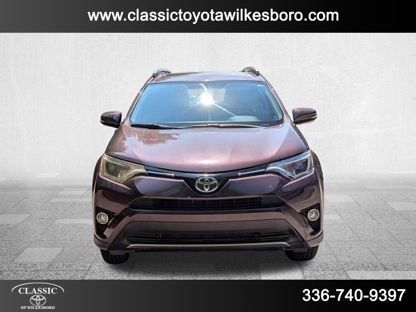 2016 Toyota RAV4 XLE photo 2