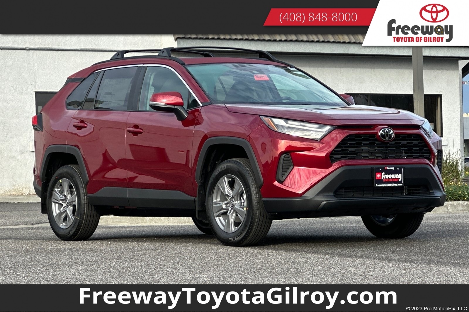 2025 Toyota RAV4 XLE's photo