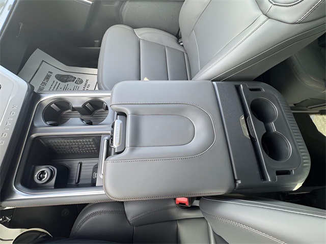 2025 Ford Expedition MAX XLT photo 17