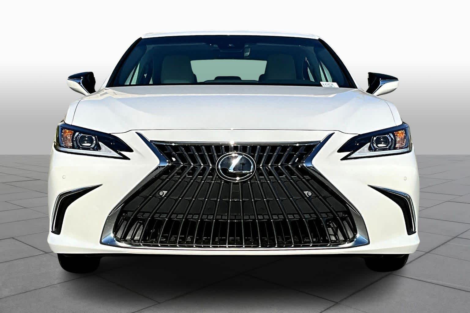 2025 Lexus ES 350 photo 3