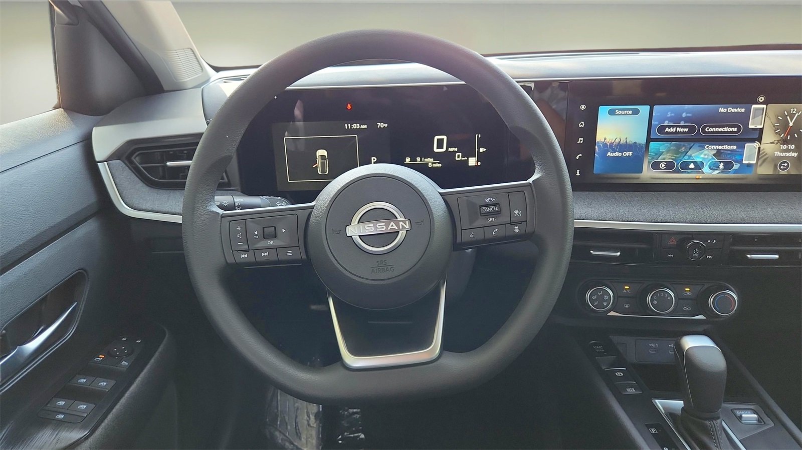 2025 Nissan Kicks SV photo 14
