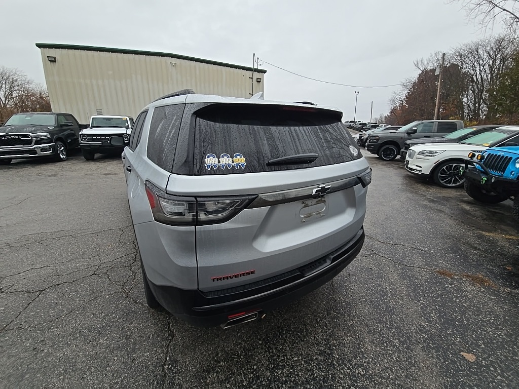 2021 Chevrolet Traverse Premier photo 3