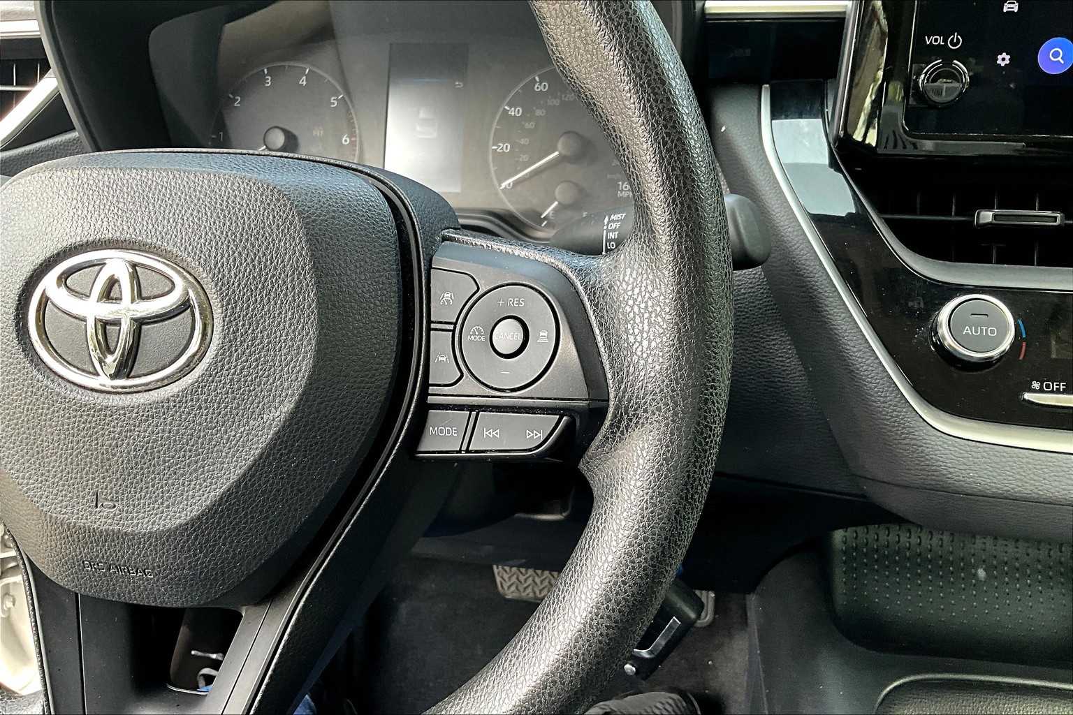 2023 Toyota Corolla Hybrid LE photo 22