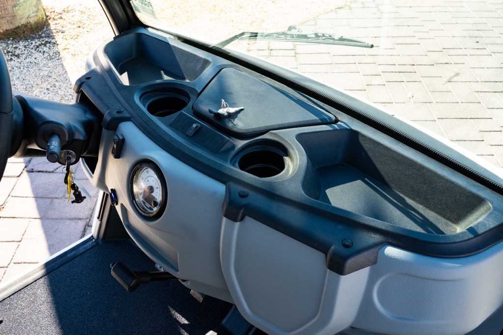 2022 Mercedes Benz E photo 10