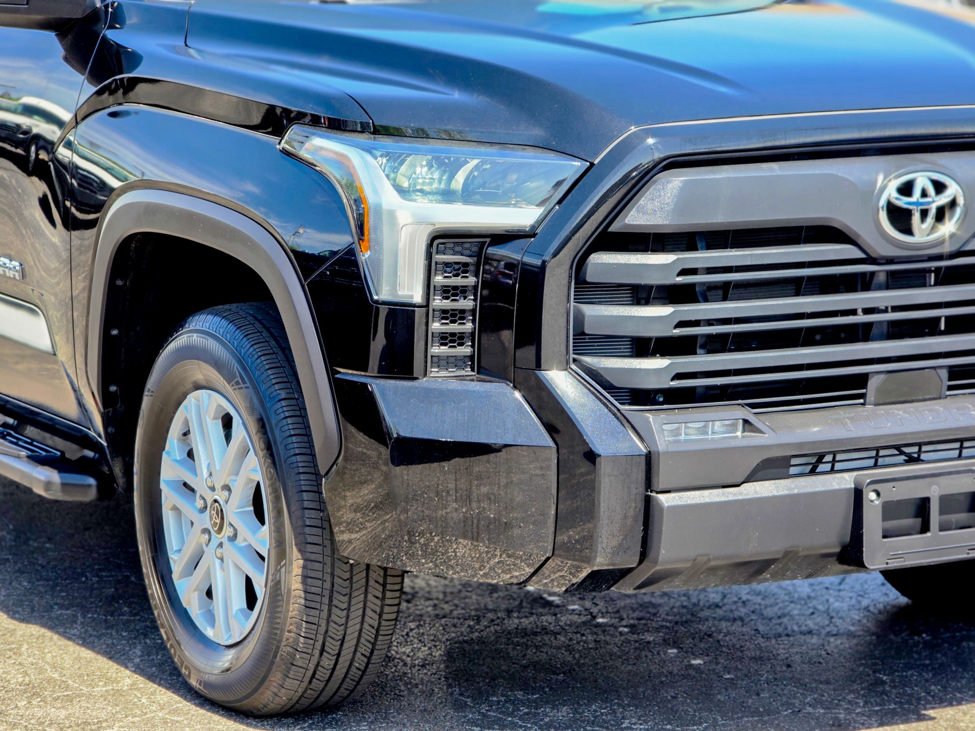 2023 Toyota Tundra SR5 photo 5