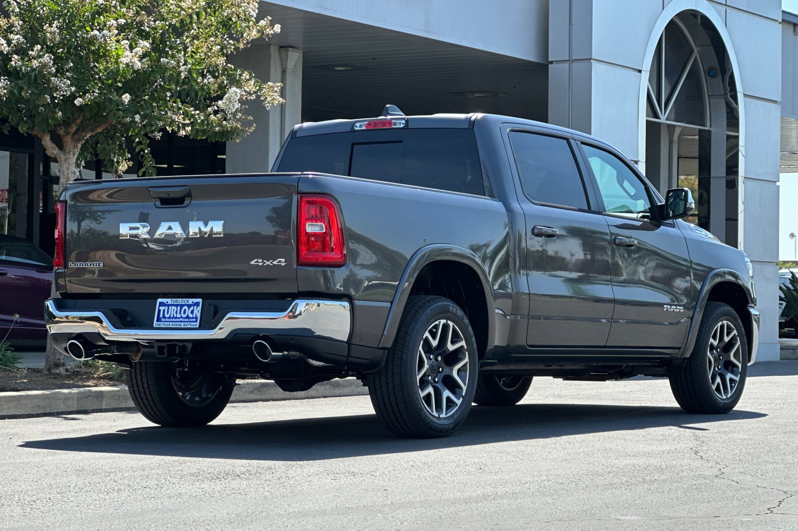 2026 Ram 1500 Laramie photo 4