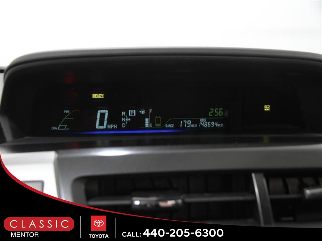 2017 Toyota Prius V Two photo 8