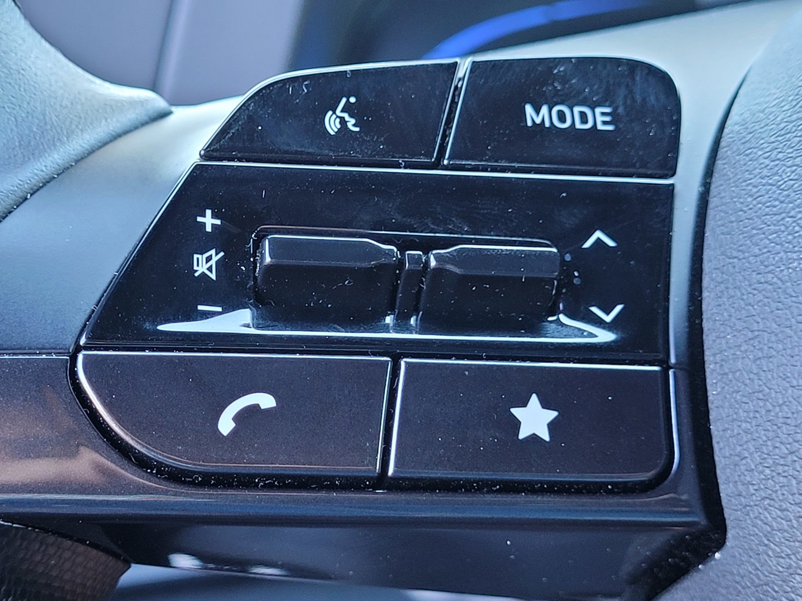2025 Hyundai Elantra SEL Sport photo 24