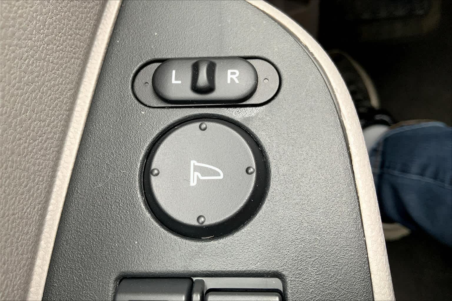 2015 Honda Odyssey EX photo 29