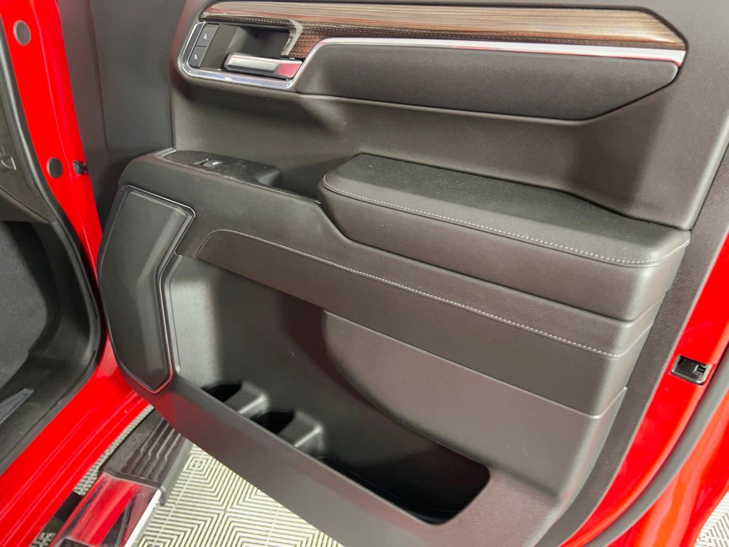 2024 Chevrolet Silverado 1500 LT1 photo 28