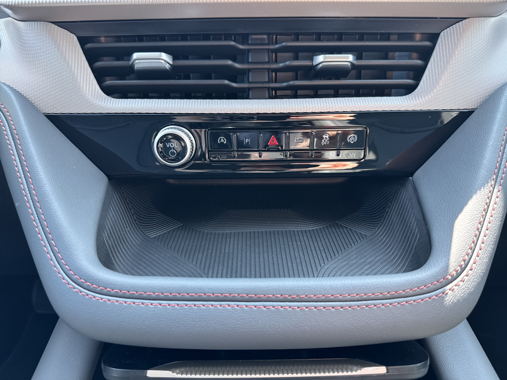 2025 Ford Explorer photo 25