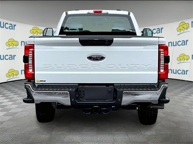 2025 Ford F-250 photo 4