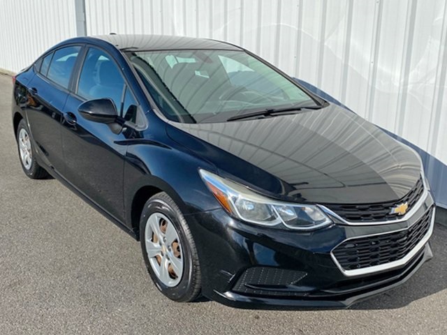 2016 Chevrolet Cruze LS photo 2