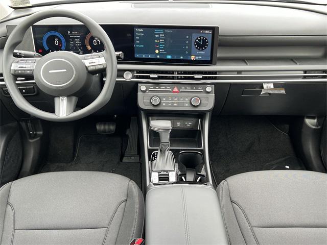 2026 Hyundai Tucson SE photo 2