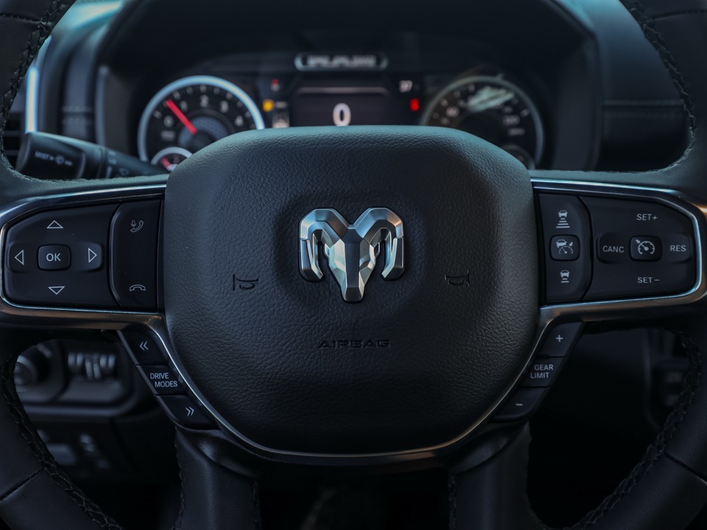 New 2026 Granite Crystal Metallic Clear-Coat Exterior Paint RAM Laramie image 23