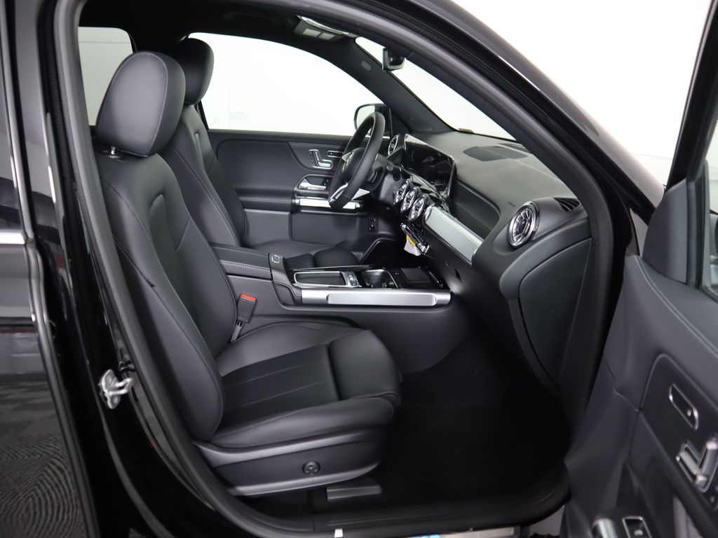 2025 Mercedes Benz EQB photo 17