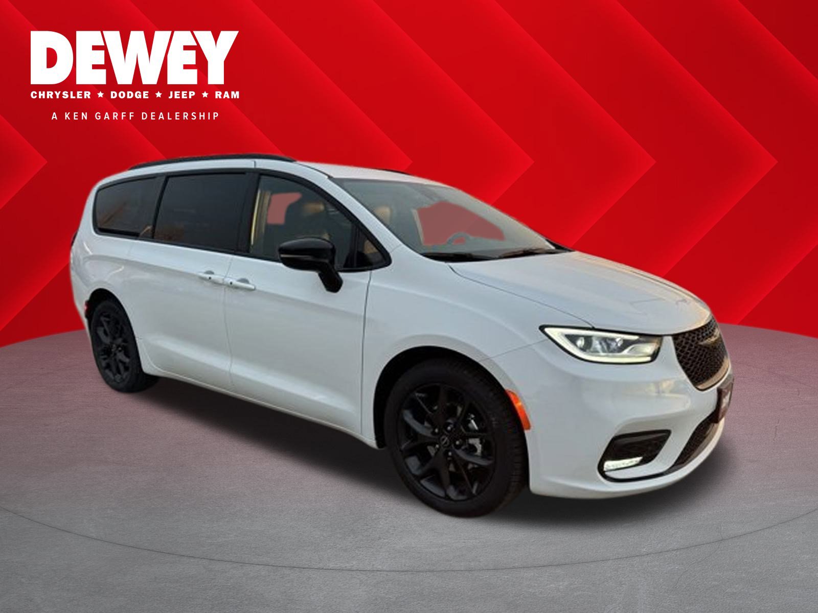 2026 Chrysler Pacifica Select's photo