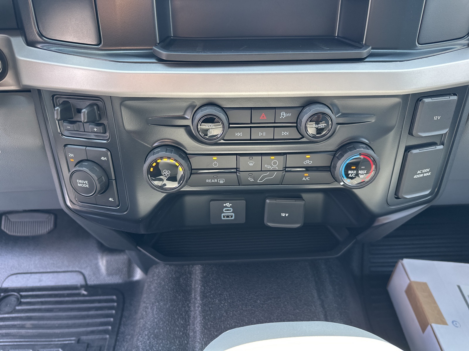 2025 Ford F-350 photo 12