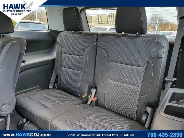 2023 GMC ACADIA - Image 10