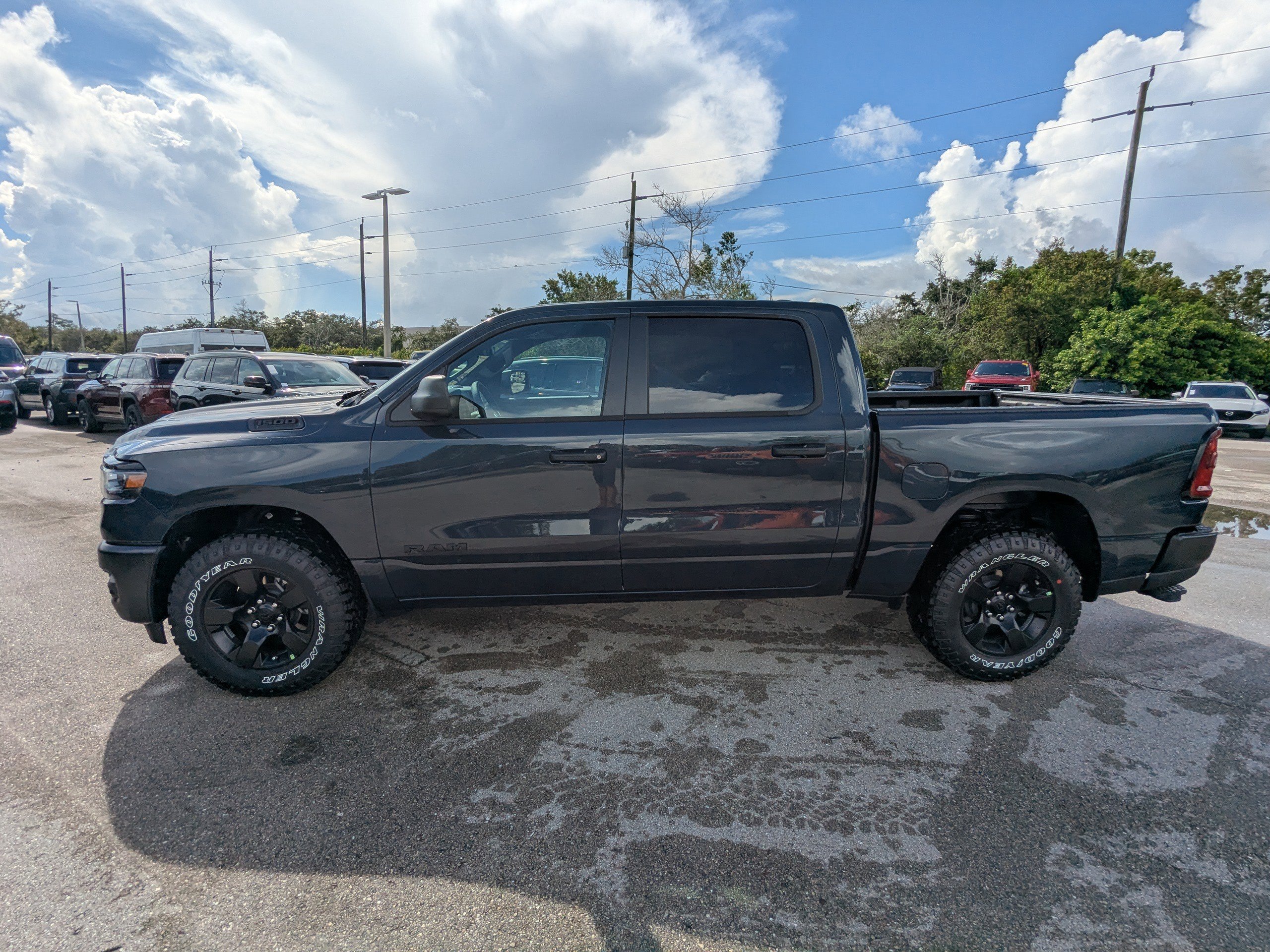 2026 Ram 1500 Warlock photo 7