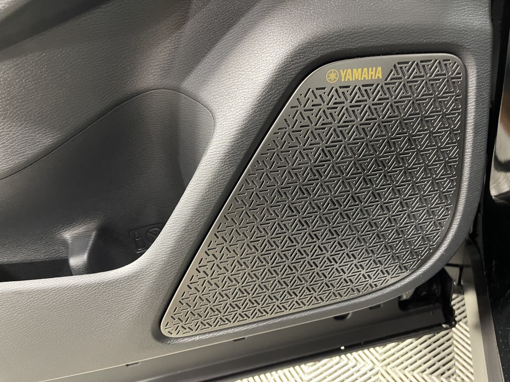 2025 Mitsubishi Outlander SE photo 18