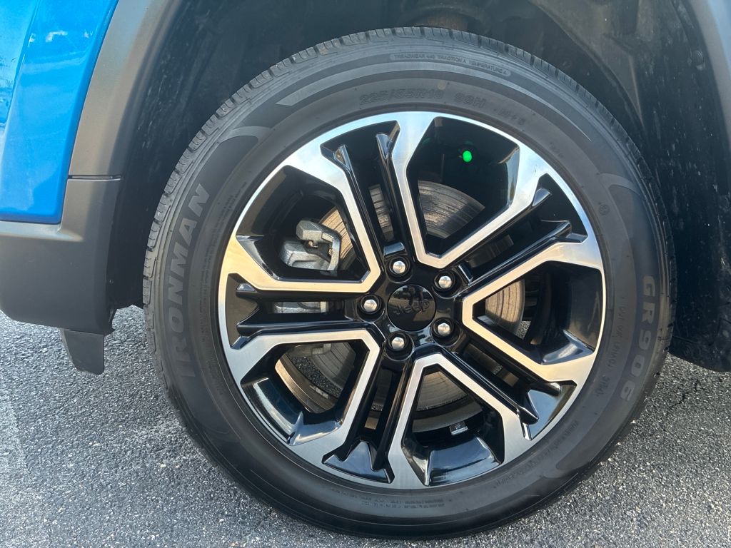 2023 Jeep Compass Limited photo 23