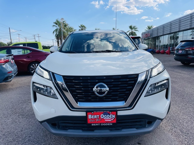 2021 Nissan Rogue SV photo 2