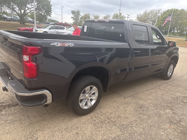 2023 Chevrolet Silverado 1500 LT photo 4