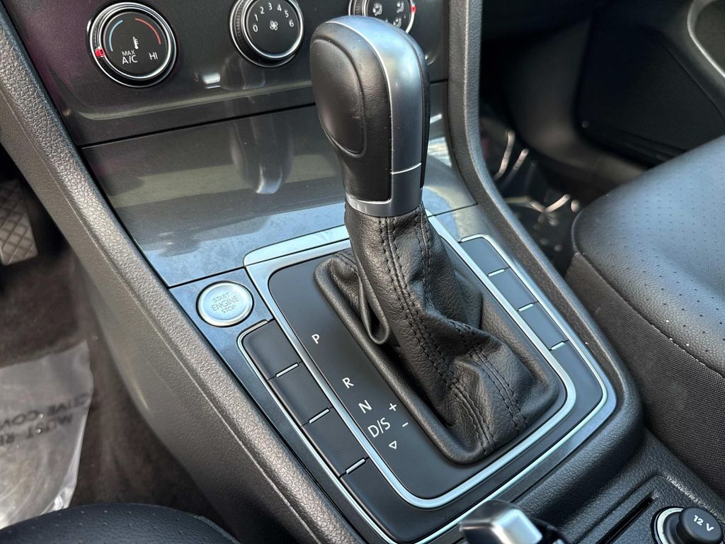 2018 Volkswagen Golf TSI SE photo 30